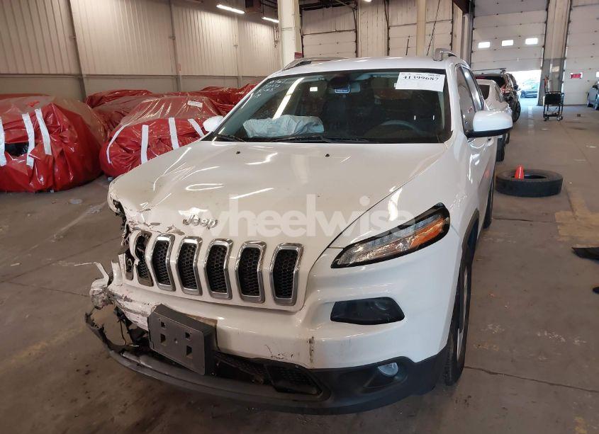 Photo 13 of 2018 Jeep Cherokee LATITUDE 4X4 (VIN 1C4PJMCX1JD514400)