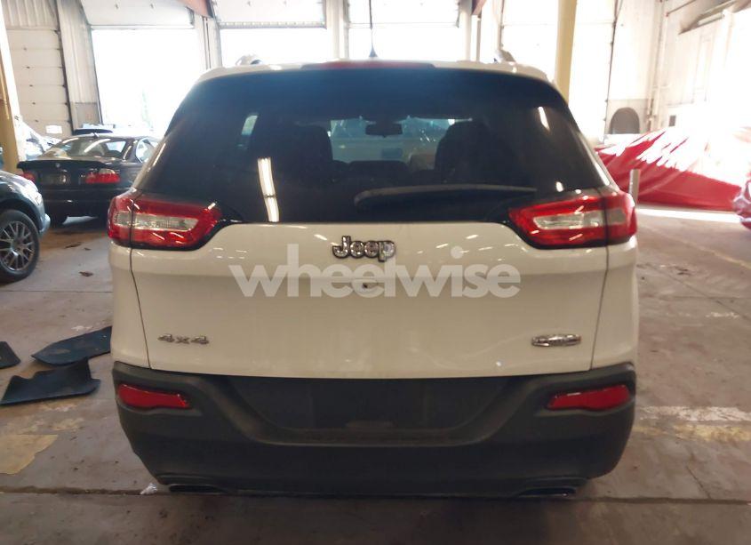 Photo 17 of 2018 Jeep Cherokee LATITUDE 4X4 (VIN 1C4PJMCX1JD514400)