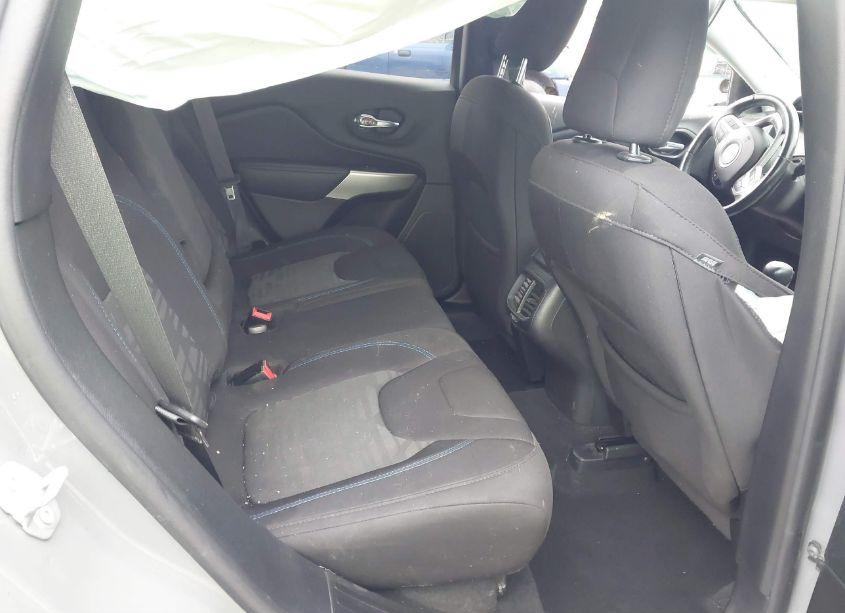 Photo 8 of 2019 Jeep Cherokee UPLAND 4X4 (VIN 1C4PJMCX1KD481061)