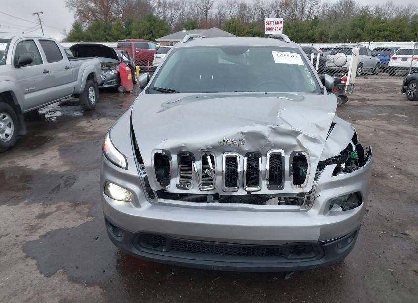 Photo 12 of 2018 Jeep Cherokee LATITUDE 4X4 (VIN 1C4PJMCX2JD616997)