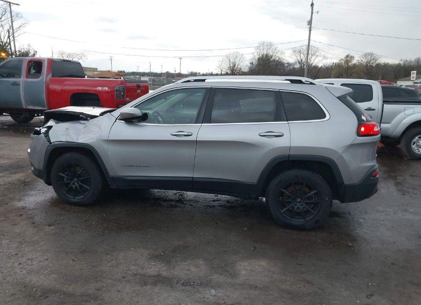 Photo 14 of 2018 Jeep Cherokee LATITUDE 4X4 (VIN 1C4PJMCX2JD616997)