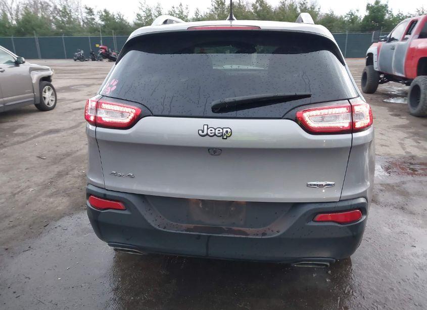 Photo 16 of 2018 Jeep Cherokee LATITUDE 4X4 (VIN 1C4PJMCX2JD616997)