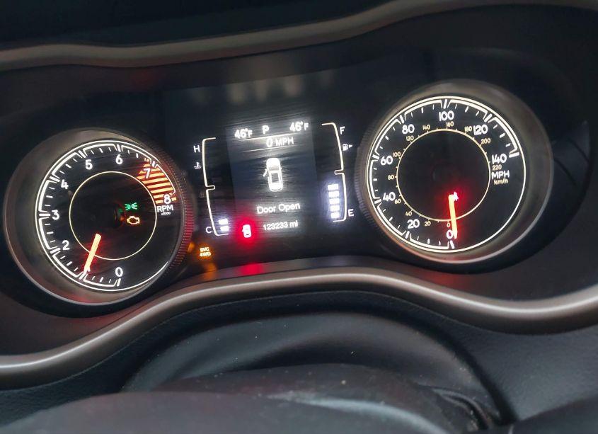 Photo 7 of 2018 Jeep Cherokee LATITUDE 4X4 (VIN 1C4PJMCX2JD616997)