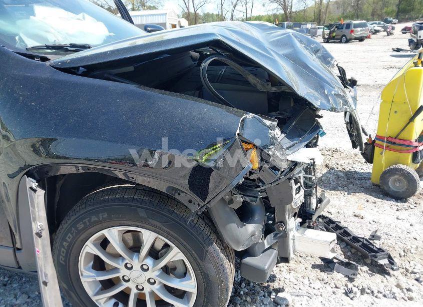 Photo 18 of 2019 Jeep Cherokee LATITUDE 4X4 (VIN 1C4PJMCX2KD307175)