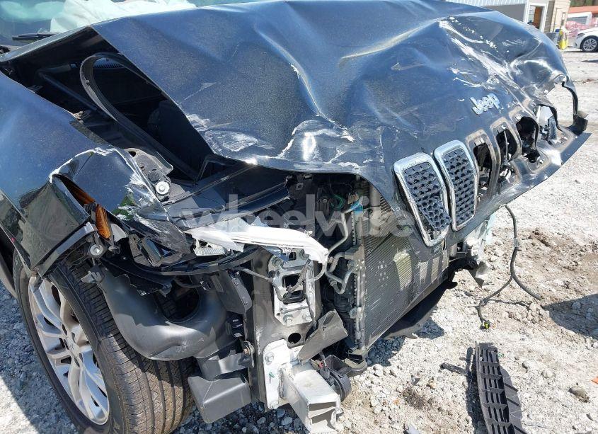 Photo 19 of 2019 Jeep Cherokee LATITUDE 4X4 (VIN 1C4PJMCX2KD307175)