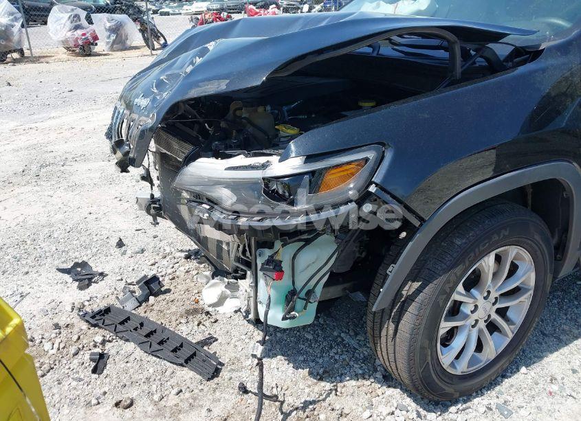 Photo 20 of 2019 Jeep Cherokee LATITUDE 4X4 (VIN 1C4PJMCX2KD307175)