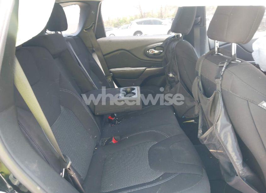 Photo 8 of 2019 Jeep Cherokee LATITUDE 4X4 (VIN 1C4PJMCX2KD307175)