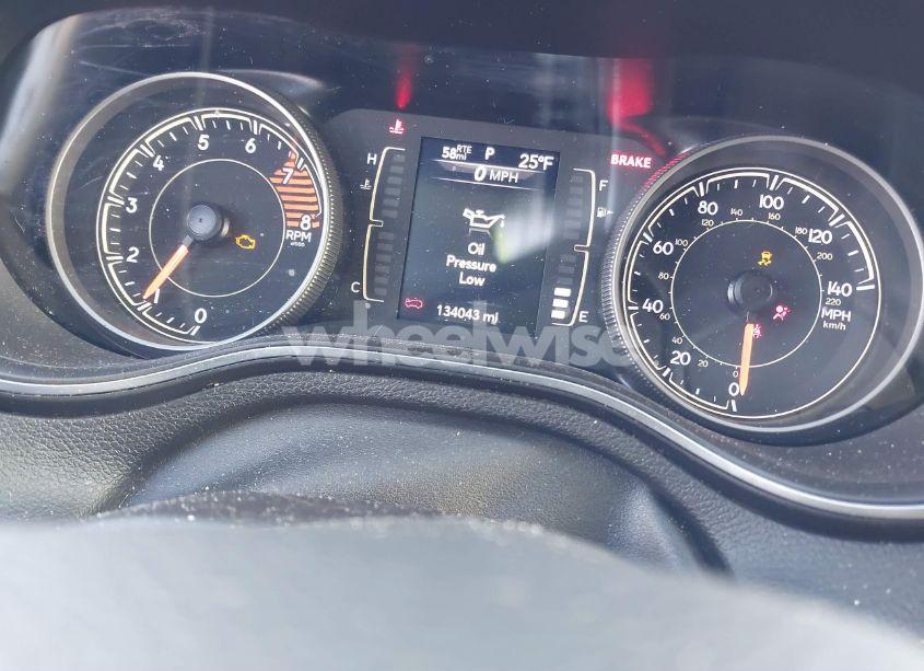 Photo 7 of 2019 Jeep Cherokee LATITUDE 4X4 (VIN 1C4PJMCX2KD356537)