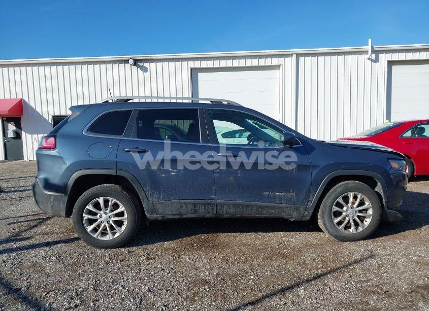 Photo 13 of 2019 Jeep Cherokee LATITUDE 4X4 (VIN 1C4PJMCX4KD469454)