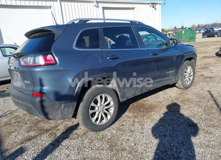 Photo 4 of 2019 Jeep Cherokee LATITUDE 4X4 (VIN 1C4PJMCX4KD469454)