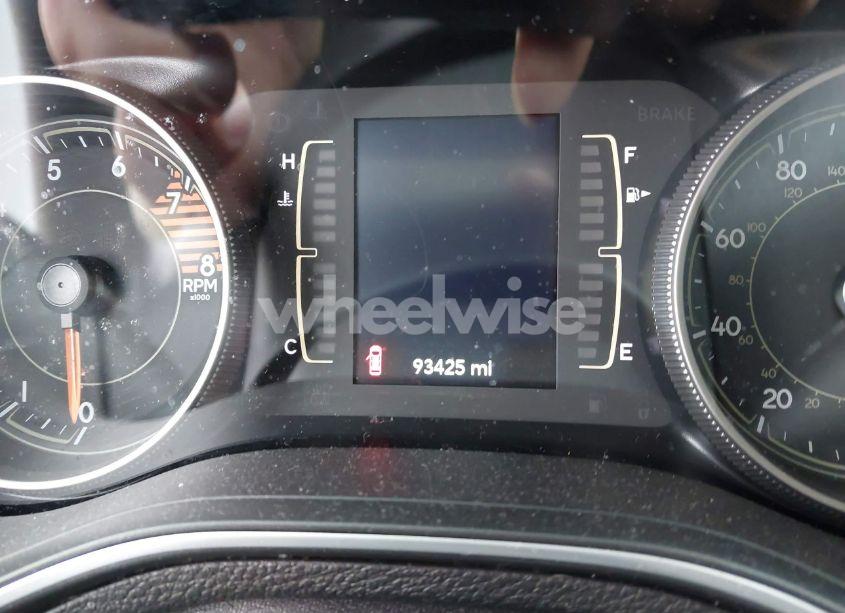 Photo 7 of 2019 Jeep Cherokee LATITUDE 4X4 (VIN 1C4PJMCX5KD124305)