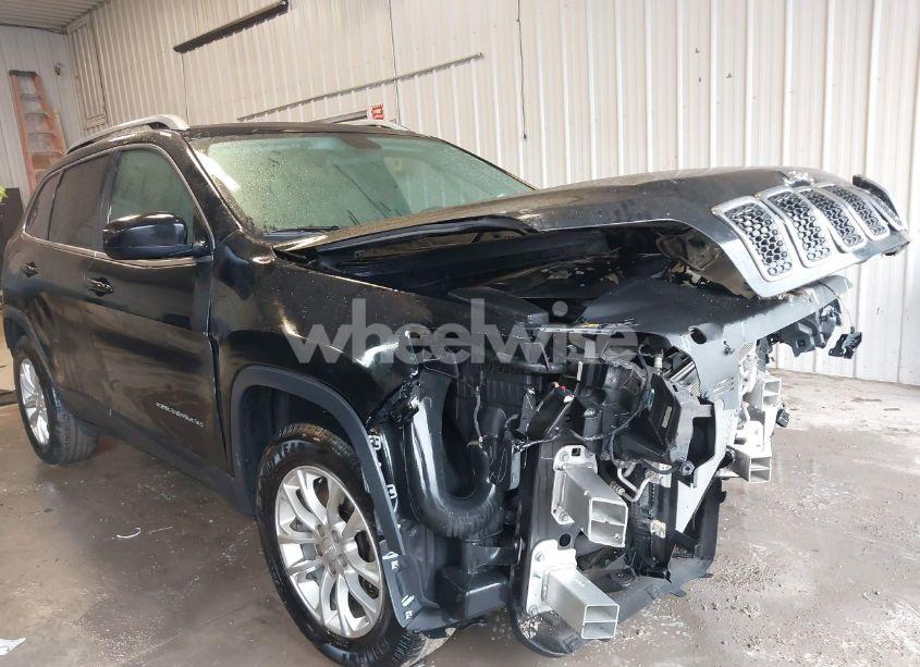 2019 Jeep Cherokee LATITUDE 4X4 (VIN 1C4PJMCX5KD155070) main photo
