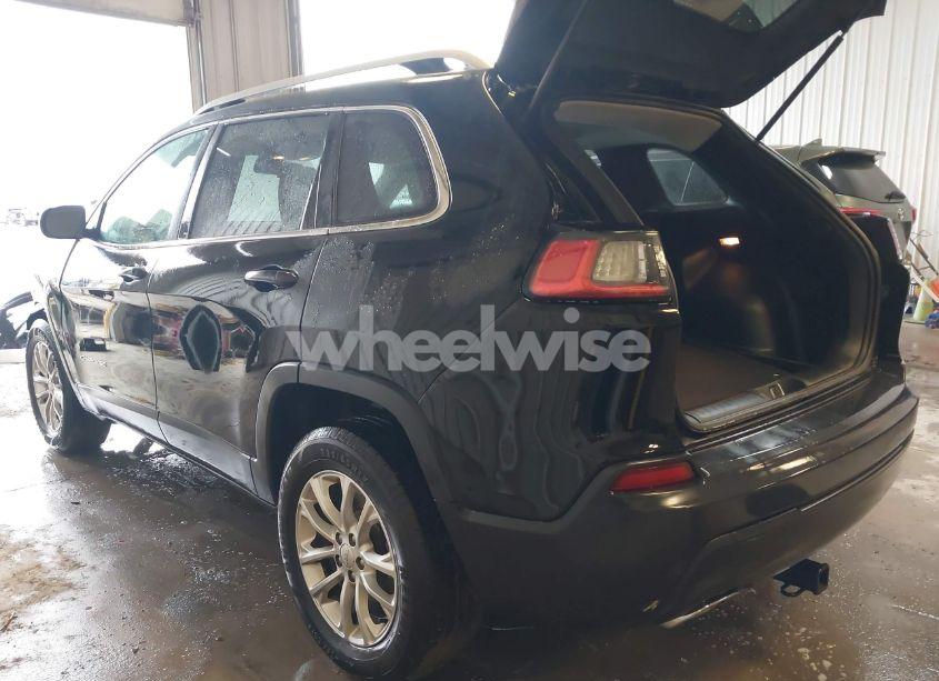 Photo 3 of 2019 Jeep Cherokee LATITUDE 4X4 (VIN 1C4PJMCX5KD155070)