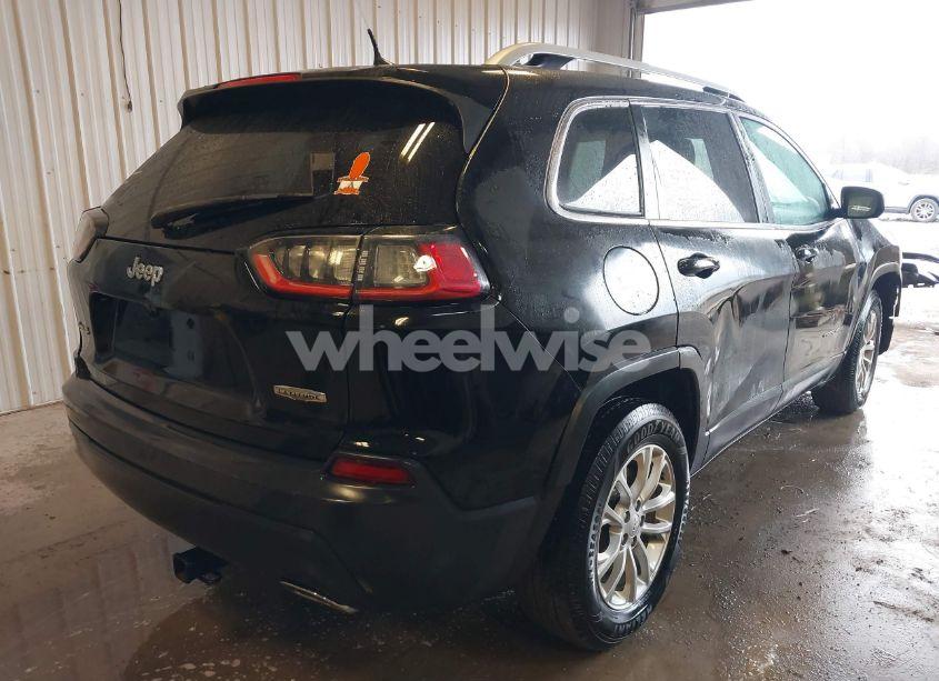 Photo 4 of 2019 Jeep Cherokee LATITUDE 4X4 (VIN 1C4PJMCX5KD155070)