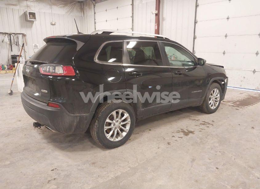 Photo 4 of 2019 Jeep Cherokee LATITUDE 4X4 (VIN 1C4PJMCX6KD218841)