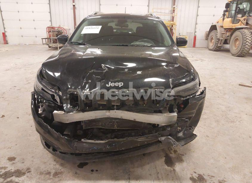 Photo 6 of 2019 Jeep Cherokee LATITUDE 4X4 (VIN 1C4PJMCX6KD218841)