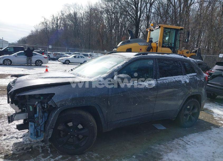 Photo 14 of 2018 Jeep Cherokee LATITUDE 4X4 (VIN 1C4PJMCX7JD560071)