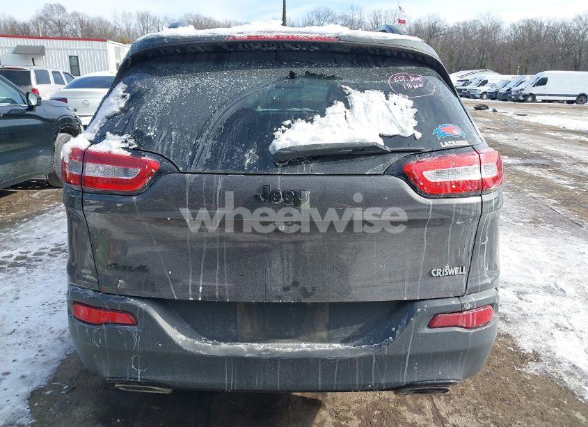 Photo 16 of 2018 Jeep Cherokee LATITUDE 4X4 (VIN 1C4PJMCX7JD560071)