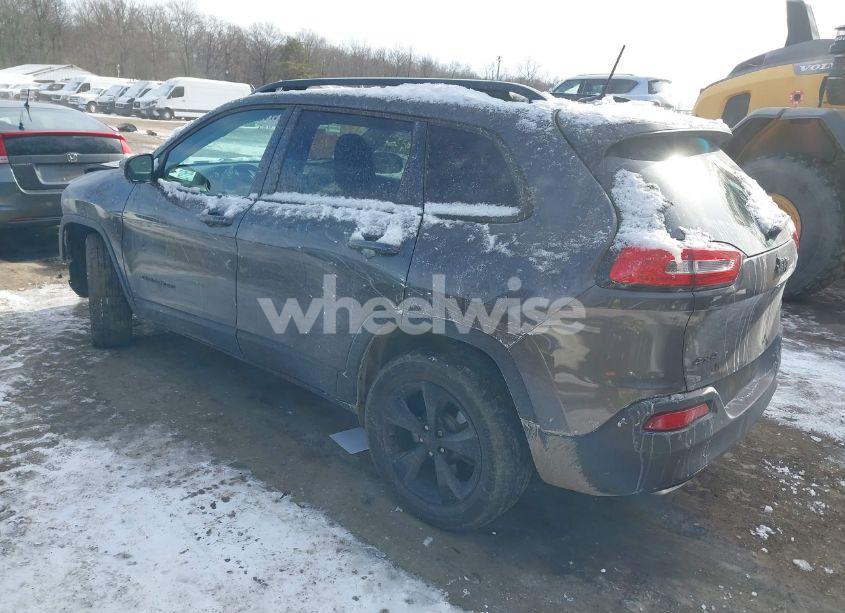 Photo 3 of 2018 Jeep Cherokee LATITUDE 4X4 (VIN 1C4PJMCX7JD560071)