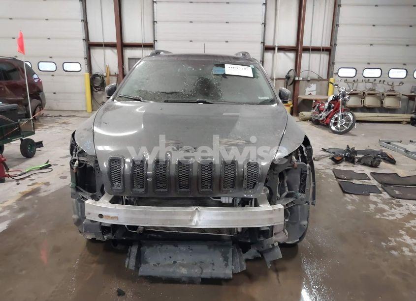Photo 13 of 2018 Jeep Cherokee LATITUDE 4X4 (VIN 1C4PJMCX7JD582961)