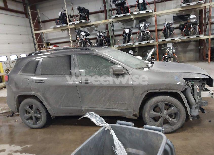 Photo 14 of 2018 Jeep Cherokee LATITUDE 4X4 (VIN 1C4PJMCX7JD582961)