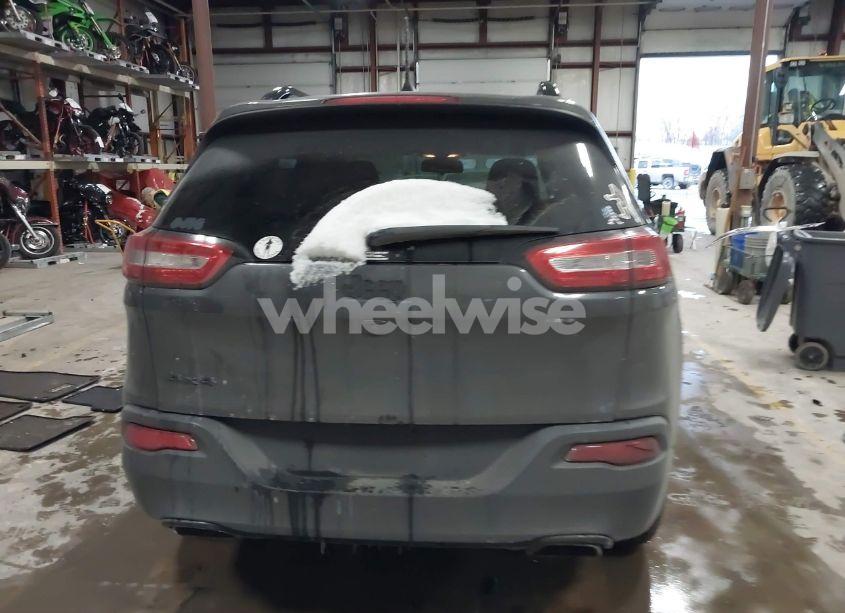 Photo 17 of 2018 Jeep Cherokee LATITUDE 4X4 (VIN 1C4PJMCX7JD582961)