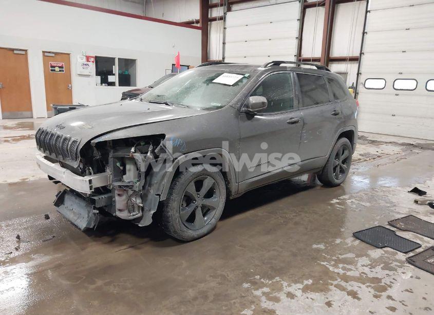 Photo 2 of 2018 Jeep Cherokee LATITUDE 4X4 (VIN 1C4PJMCX7JD582961)