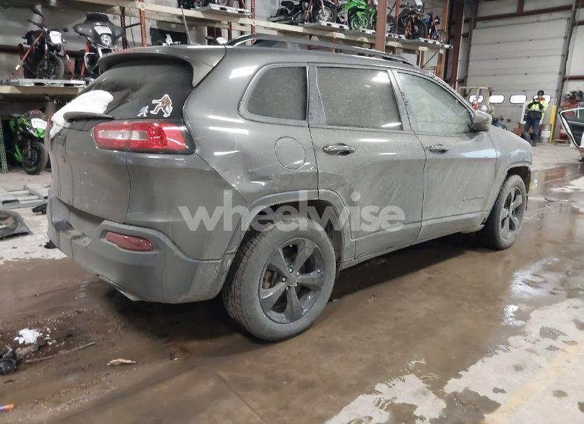 Photo 4 of 2018 Jeep Cherokee LATITUDE 4X4 (VIN 1C4PJMCX7JD582961)