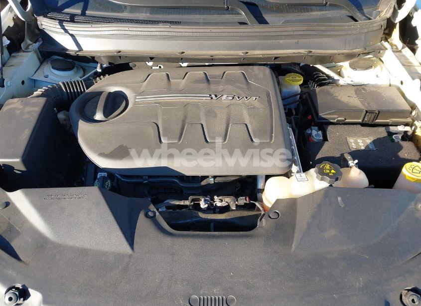 Photo 10 of 2019 Jeep Cherokee LATITUDE 4X4 (VIN 1C4PJMCX7KD121129)