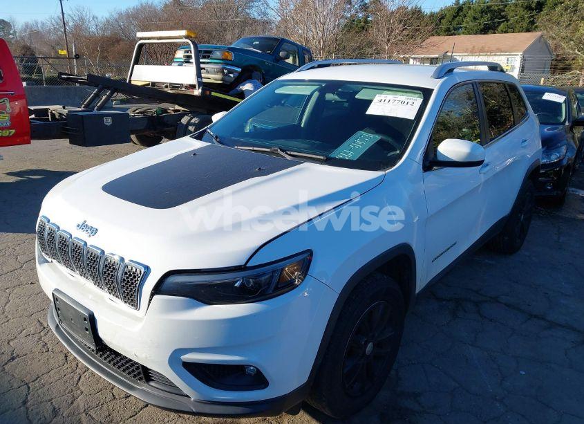 Photo 2 of 2019 Jeep Cherokee LATITUDE 4X4 (VIN 1C4PJMCX7KD121129)