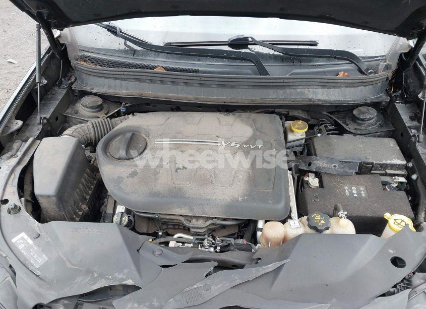 Photo 10 of 2019 Jeep Cherokee LATITUDE 4X4 (VIN 1C4PJMCX7KD230450)