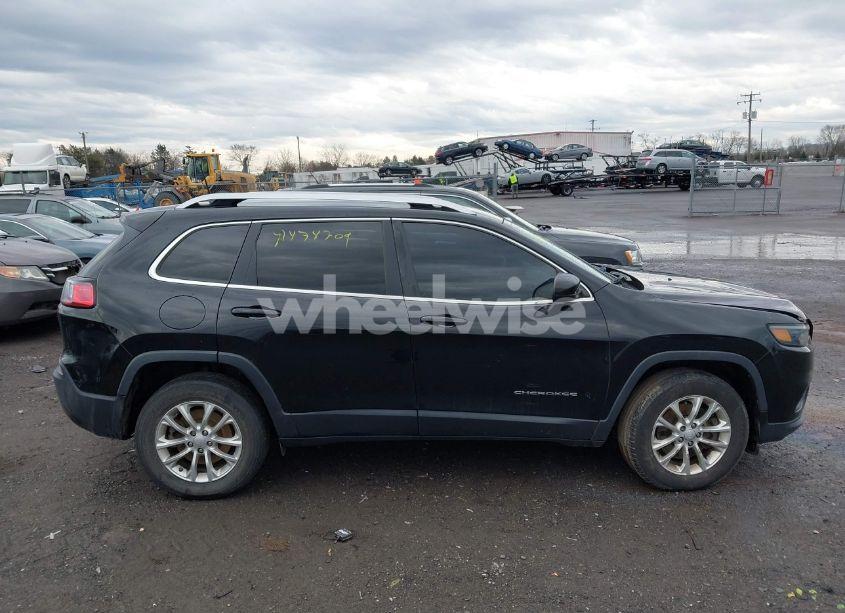 Photo 13 of 2019 Jeep Cherokee LATITUDE 4X4 (VIN 1C4PJMCX7KD230450)