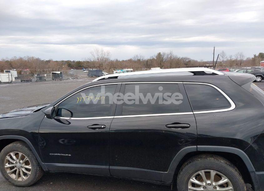 Photo 14 of 2019 Jeep Cherokee LATITUDE 4X4 (VIN 1C4PJMCX7KD230450)