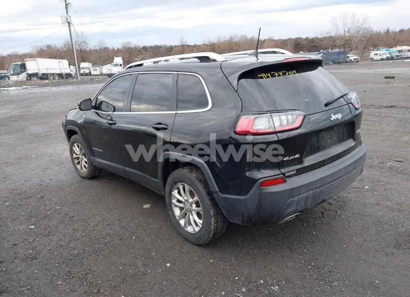 Photo 3 of 2019 Jeep Cherokee LATITUDE 4X4 (VIN 1C4PJMCX7KD230450)