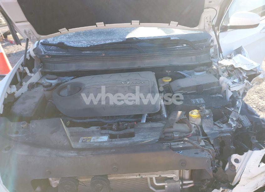 Photo 10 of 2018 Jeep Cherokee LATITUDE 4X4 (VIN 1C4PJMCX8JD548480)