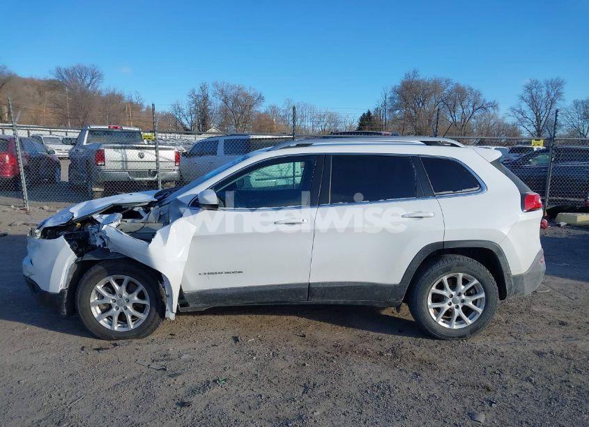 Photo 14 of 2018 Jeep Cherokee LATITUDE 4X4 (VIN 1C4PJMCX8JD548480)