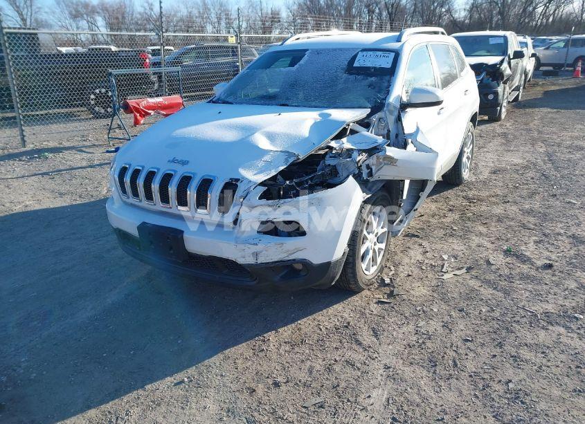 Photo 2 of 2018 Jeep Cherokee LATITUDE 4X4 (VIN 1C4PJMCX8JD548480)