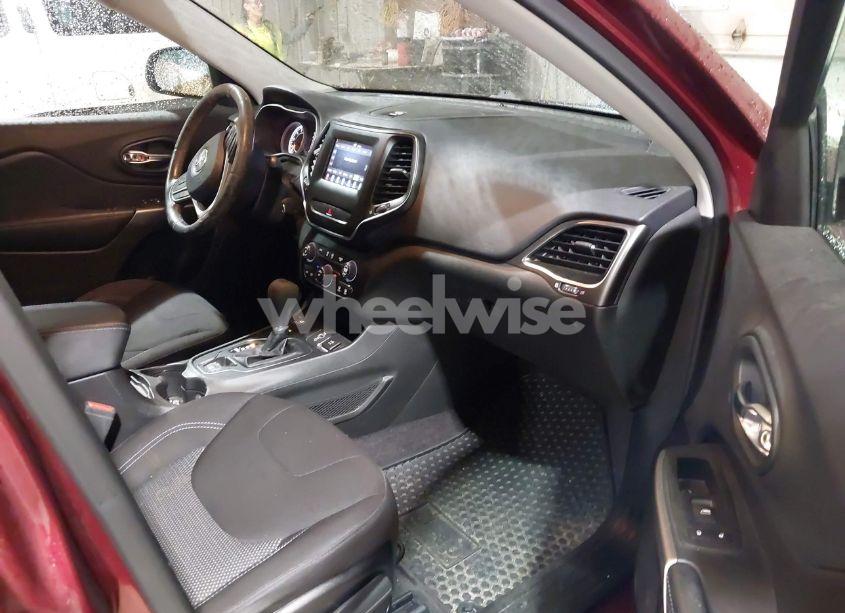 Photo 5 of 2019 Jeep Cherokee LATITUDE 4X4 (VIN 1C4PJMCX8KD234099)