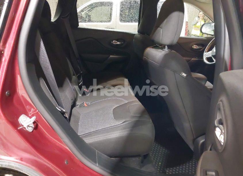 Photo 8 of 2019 Jeep Cherokee LATITUDE 4X4 (VIN 1C4PJMCX8KD234099)