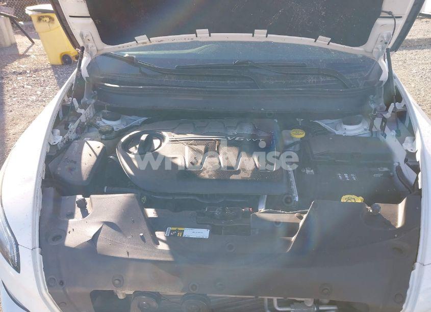 Photo 10 of 2018 Jeep Cherokee LATITUDE 4X4 (VIN 1C4PJMCX9JD532417)