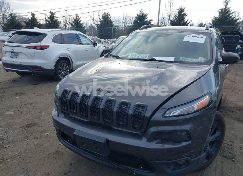 Photo 12 of 2018 Jeep Cherokee LATITUDE 4X4 (VIN 1C4PJMCX9JD547578)