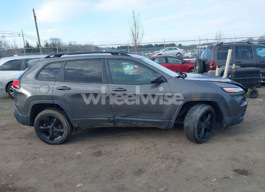 Photo 13 of 2018 Jeep Cherokee LATITUDE 4X4 (VIN 1C4PJMCX9JD547578)