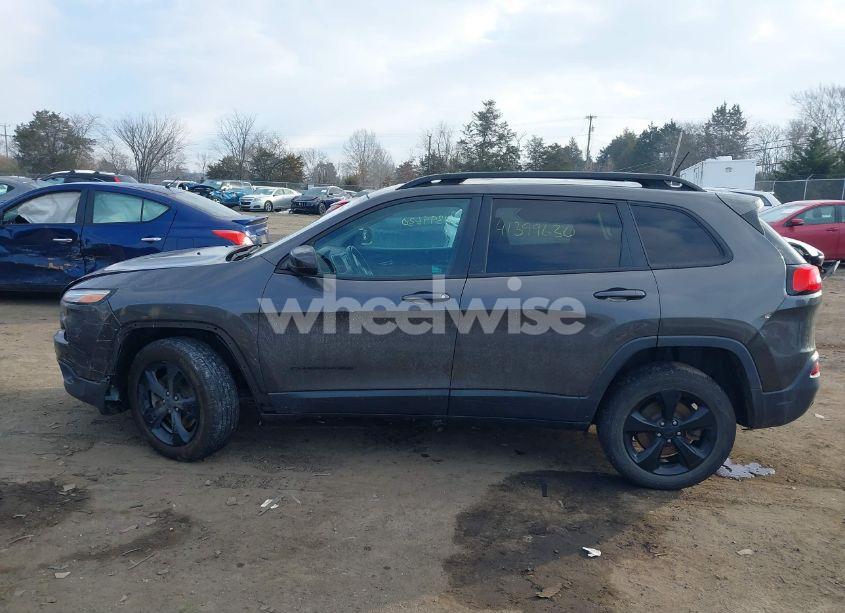 Photo 14 of 2018 Jeep Cherokee LATITUDE 4X4 (VIN 1C4PJMCX9JD547578)