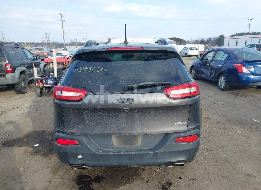 Photo 16 of 2018 Jeep Cherokee LATITUDE 4X4 (VIN 1C4PJMCX9JD547578)