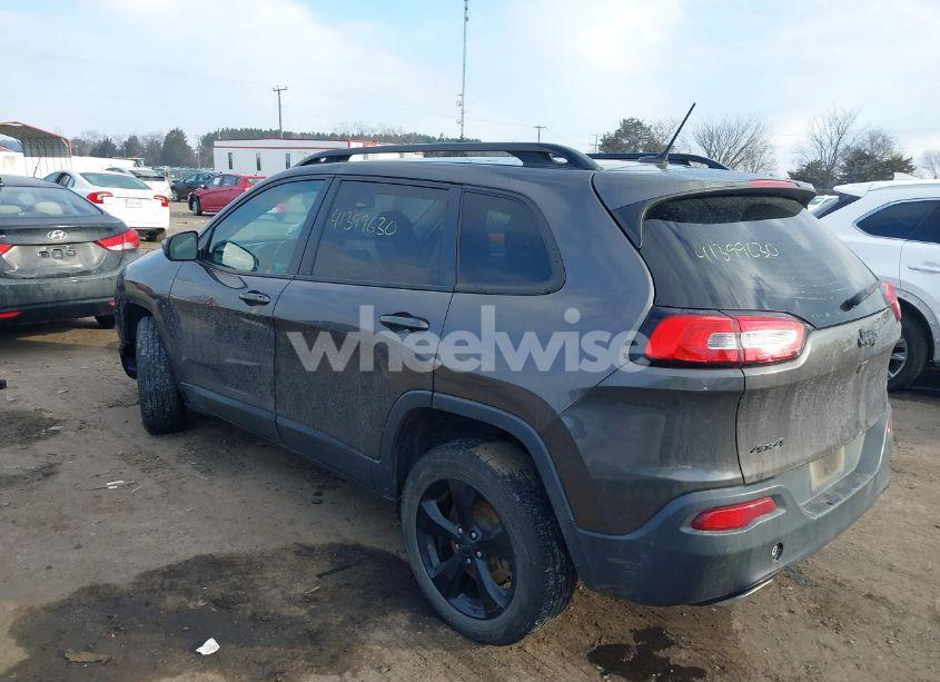 Photo 3 of 2018 Jeep Cherokee LATITUDE 4X4 (VIN 1C4PJMCX9JD547578)