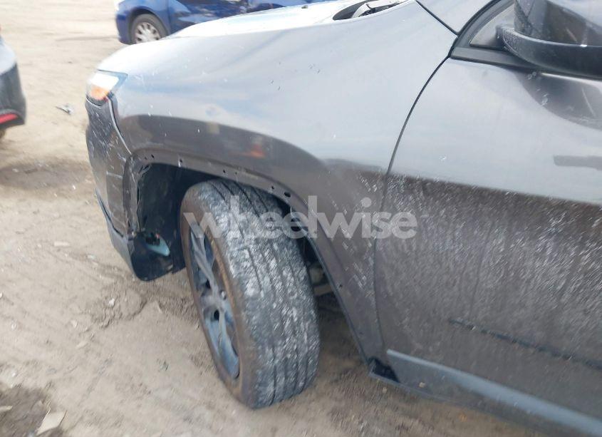 Photo 6 of 2018 Jeep Cherokee LATITUDE 4X4 (VIN 1C4PJMCX9JD547578)