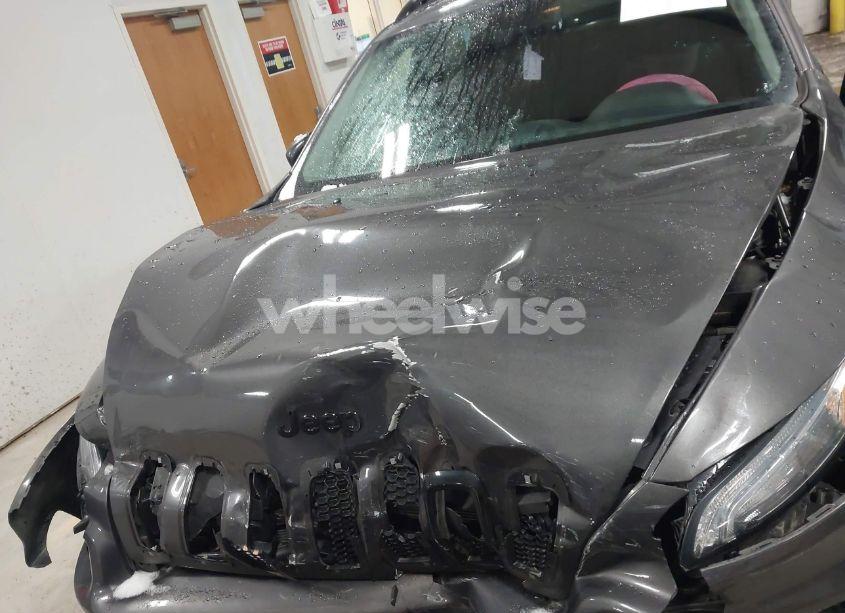 Photo 10 of 2018 Jeep Cherokee LATITUDE TECH CONNECT 4X4 (VIN 1C4PJMCX9JD614065)