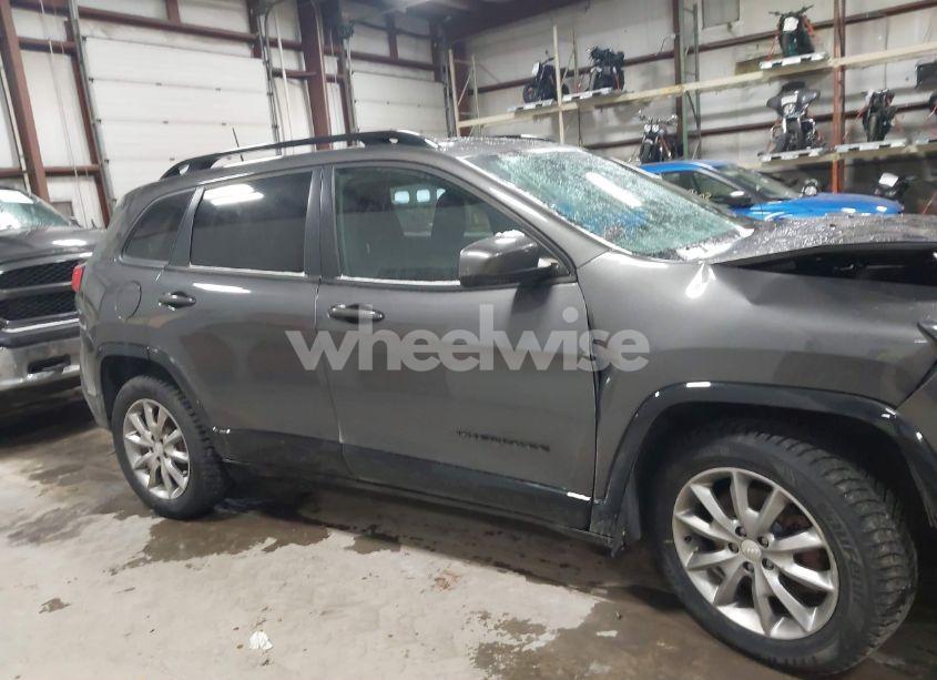Photo 13 of 2018 Jeep Cherokee LATITUDE TECH CONNECT 4X4 (VIN 1C4PJMCX9JD614065)