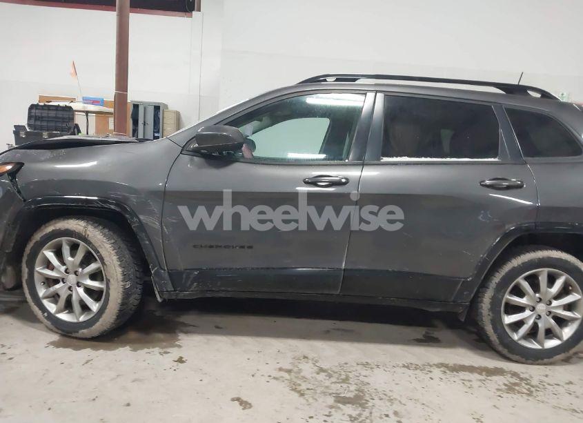 Photo 14 of 2018 Jeep Cherokee LATITUDE TECH CONNECT 4X4 (VIN 1C4PJMCX9JD614065)