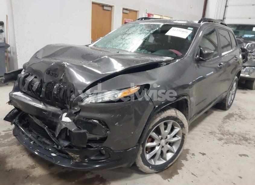 Photo 2 of 2018 Jeep Cherokee LATITUDE TECH CONNECT 4X4 (VIN 1C4PJMCX9JD614065)